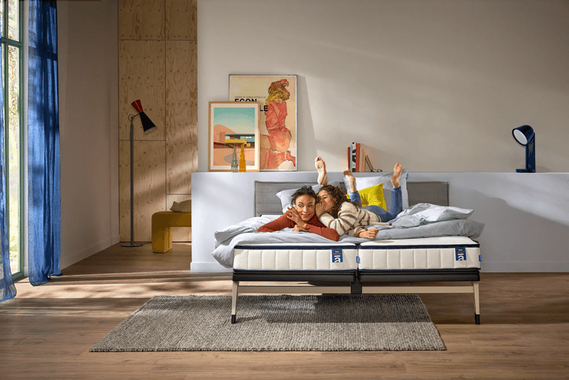 Auping bed met twee personen &ndash; modern designbed met comfortabel matras