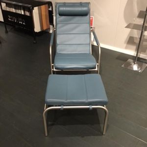 Zanotta Genni fauteuil met poef 