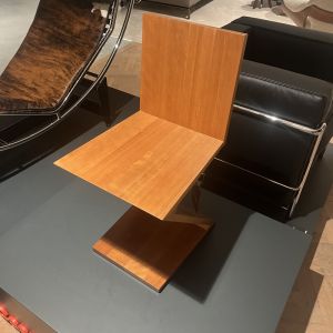 Cassina Zig Zag stoel kersenhout 