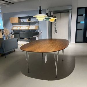 Fritz Hansen B613 Superellipse eettafel