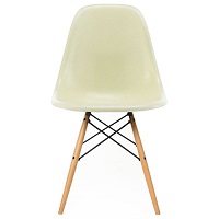 Vitra Eames Fiberglass Side Chair DSW stoel